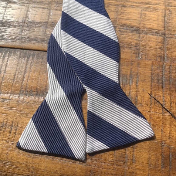 Set of Four Boweties. Brooks Brothers and Jos. A. Bank. - Picture 4 of 5